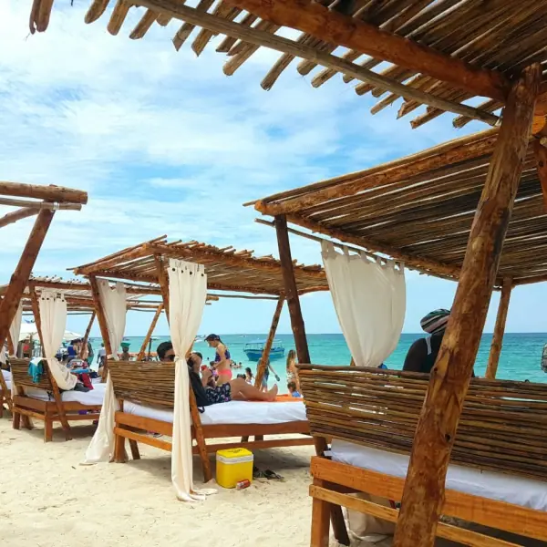 Nena Beach, foto 1 de 8